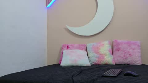 samanthalaurent online show from May 27, 2026, 1:57 am