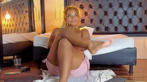 Snapshot of samanthamilan chatting on March 4, 2025, 5:56 pm Alejandra online show from March 4, 2025, 5:56 pm