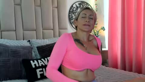 Samixmami online show from January 18, 2026, 1:04 pm