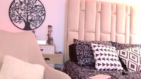 Snapshot of samanthaxmami chatting on May 8, 2026, 7:52 pm Samixmami online show from May 8, 2026, 7:52 pm