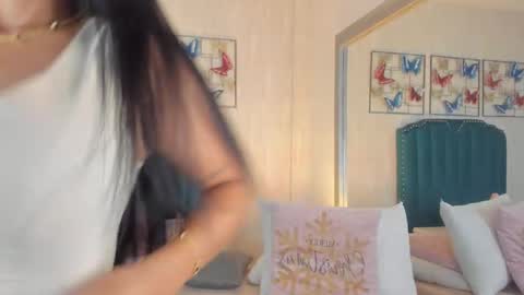 Samara Warren online show from December 21, 2025, 11:39 am