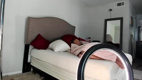 Yaya online show from September 13, 2025, 9:25 pm