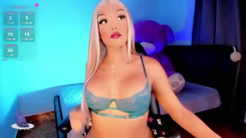 Snapshot of samatha_kuiz chatting on July 4, 2026, 8:20 am samatha_kuiz online show from July 4, 2026, 8:20 am