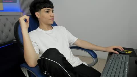 Sam online show from May 20, 2026, 12:22 pm