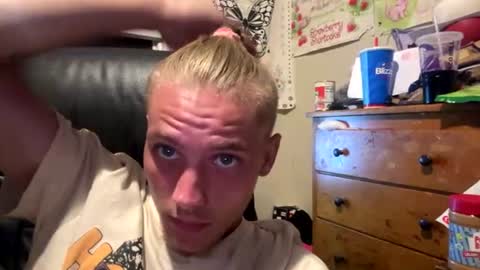 samdawg723718 online show from July 26, 2026, 2:09 am