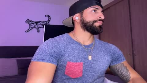 Snapshot of samdornan chatting on February 26, 2025, 1:53 am Sam Dornan online show from February 26, 2025, 1:53 am