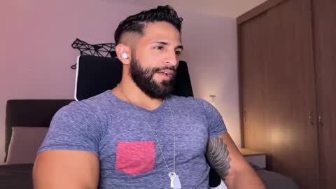 Snapshot of samdornan chatting on March 12, 2025, 12:53 am Sam Dornan online show from March 12, 2025, 12:53 am