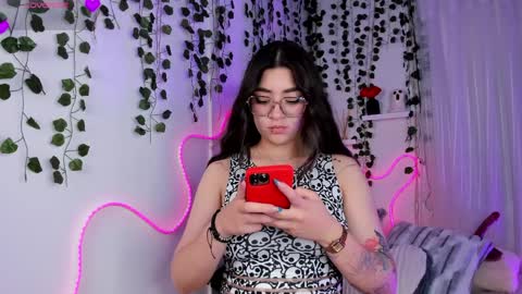 samii evans  online show from April 12, 2026, 3:22 am