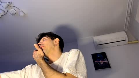 Snapshot of samiliken chatting on April 15, 2026, 4:25 pm Sam online show from April 15, 2026, 4:25 pm