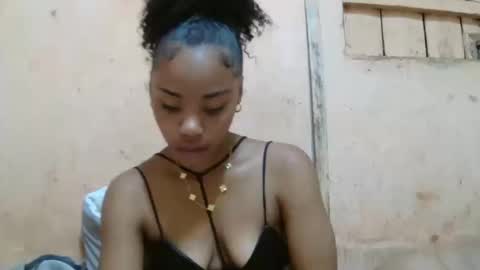 samina2255 online show from October 20, 2025, 3:23 pm