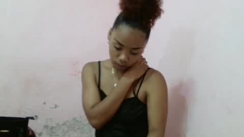 samina2255 online show from November 17, 2025, 3:07 pm