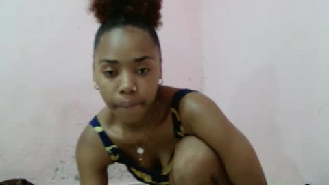 samina2255 online show from November 18, 2025, 9:52 pm