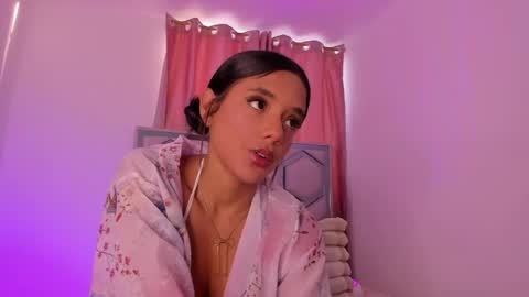 samirose_ online show from May 27, 2026, 10:40 pm