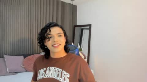 Snapshot of sammybrunette1 chatting on April 4, 2026, 10:07 pm Axel online show from April 4, 2026, 10:07 pm