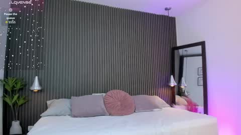 Snapshot of sammybrunette1 chatting on April 15, 2026, 9:26 pm Axel online show from April 15, 2026, 9:26 pm