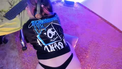   online show from February 21, 2025, 9:02 am