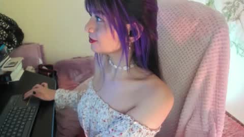   online show from September 12, 2025, 12:38 pm