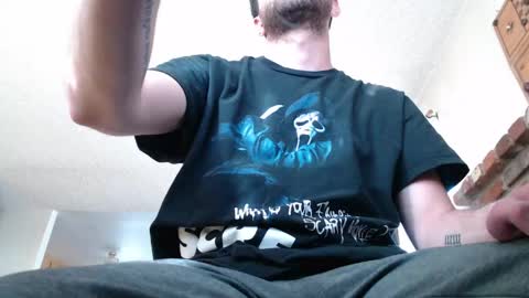 Snapshot of samthebully chatting on April 29, 2026, 11:33 pm SamTheBully online show from April 29, 2026, 11:33 pm