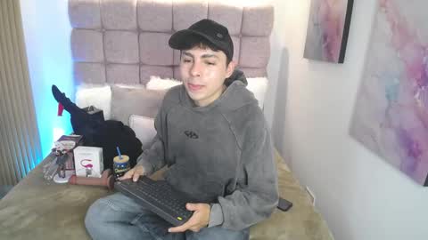 Snapshot of samu_foxxx chatting on May 16, 2026, 7:34 pm SAMU online show from May 16, 2026, 7:34 pm