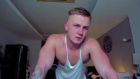 Snapshot of samuel_andrew chatting on June 16, 2026, 3:20 am Samuel online show from June 16, 2026, 3:20 am