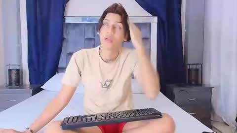 Snapshot of samuel_sincee chatting on January 21, 2025, 3:15 am Samuel Sincee online show from January 21, 2025, 3:15 am