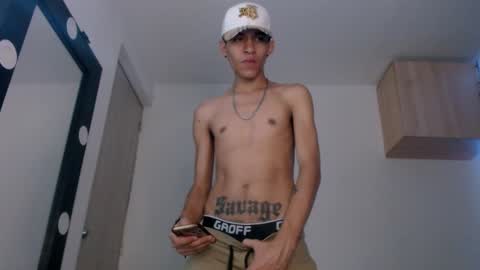 Snapshot of samuel_suarez chatting on December 8, 2024, 3:10 am online show from December 8, 2024, 3:10 am