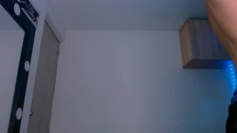 Snapshot of samuel_suarez chatting on December 20, 2024, 2:19 am online show from December 20, 2024, 2:19 am