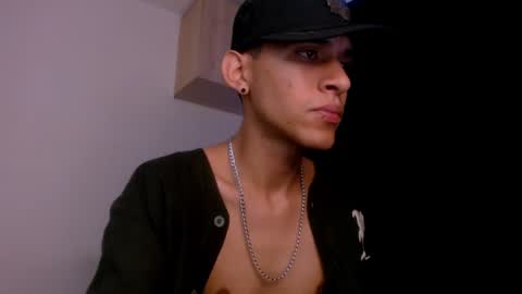 Snapshot of samuel_suarez chatting on December 31, 2024, 2:51 am online show from December 31, 2024, 2:51 am