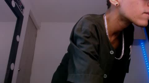 Snapshot of samuel_suarez chatting on December 31, 2024, 5:55 am online show from December 31, 2024, 5:55 am