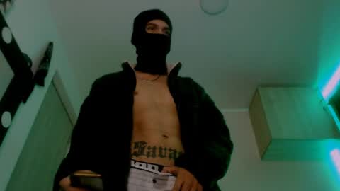 Snapshot of samuel_suarez chatting on January 9, 2025, 2:01 am online show from January 9, 2025, 2:01 am