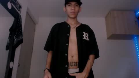 Snapshot of samuel_suarez chatting on January 26, 2025, 12:16 am online show from January 26, 2025, 12:16 am