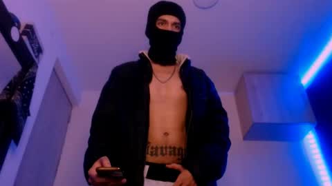 Snapshot of samuel_suarez chatting on February 13, 2025, 8:24 pm online show from February 13, 2025, 8:24 pm