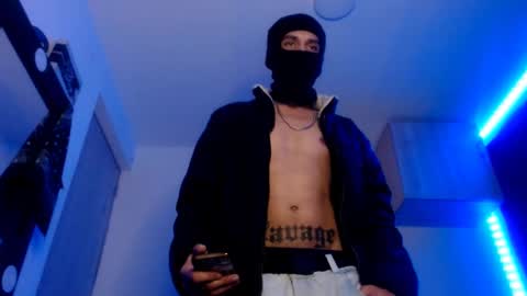 Snapshot of samuel_suarez chatting on February 14, 2025, 1:56 am online show from February 14, 2025, 1:56 am