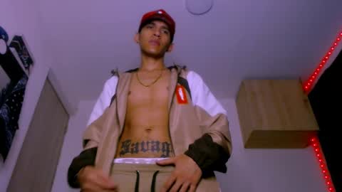 Snapshot of samuel_suarez chatting on February 15, 2025, 10:00 am online show from February 15, 2025, 10:00 am