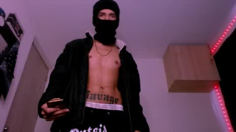 Snapshot of samuel_suarez chatting on February 15, 2025, 1:05 pm online show from February 15, 2025, 1:05 pm