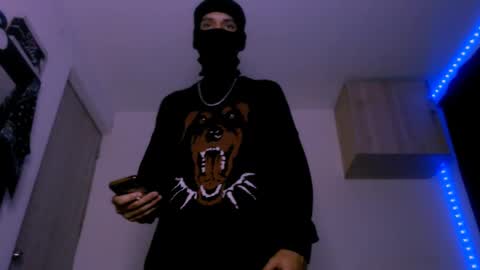 Snapshot of samuel_suarez chatting on February 22, 2025, 4:07 am online show from February 22, 2025, 4:07 am