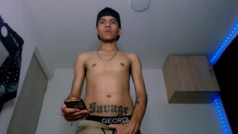 Snapshot of samuel_suarez chatting on March 3, 2025, 5:42 am online show from March 3, 2025, 5:42 am