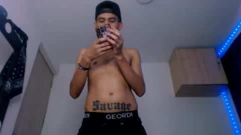 Snapshot of samuel_suarez chatting on March 3, 2025, 6:22 pm online show from March 3, 2025, 6:22 pm