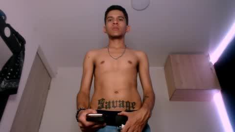 Snapshot of samuel_suarez chatting on March 6, 2025, 3:02 am online show from March 6, 2025, 3:02 am