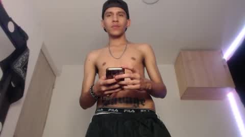 Snapshot of samuel_suarez chatting on March 11, 2025, 4:32 am online show from March 11, 2025, 4:32 am