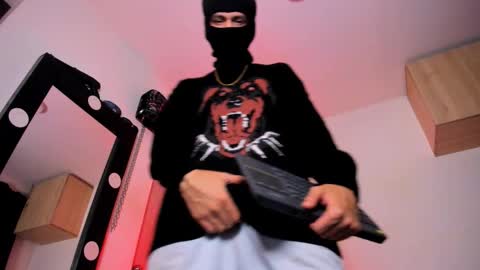 Snapshot of samuel_suarez chatting on September 12, 2025, 9:42 am online show from September 12, 2025, 9:42 am