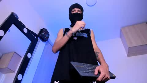 Snapshot of samuel_suarez chatting on September 20, 2025, 10:44 pm online show from September 20, 2025, 10:44 pm