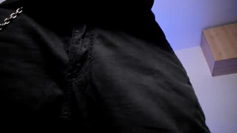 Snapshot of samuel_suarez chatting on September 28, 2025, 2:06 am online show from September 28, 2025, 2:06 am