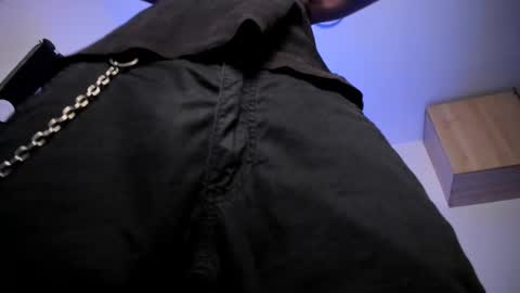 Snapshot of samuel_suarez chatting on September 30, 2025, 5:23 am online show from September 30, 2025, 5:23 am