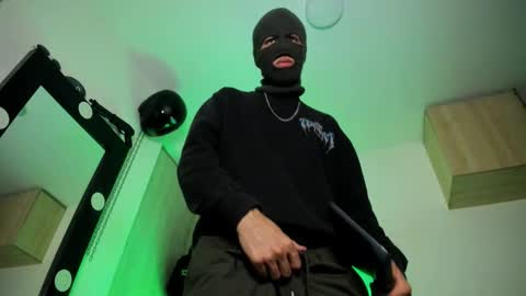 Snapshot of samuel_suarez chatting on October 1, 2025, 2:28 am online show from October 1, 2025, 2:28 am