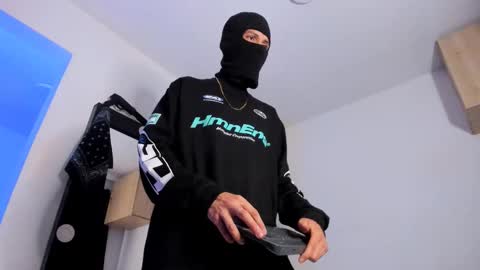 Snapshot of samuel_suarez chatting on October 15, 2025, 4:45 am online show from October 15, 2025, 4:45 am