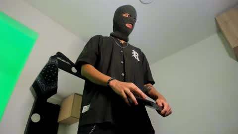 Snapshot of samuel_suarez chatting on October 20, 2025, 5:30 am online show from October 20, 2025, 5:30 am