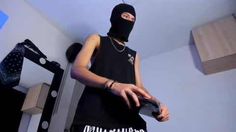 Snapshot of samuel_suarez chatting on October 24, 2025, 6:54 am online show from October 24, 2025, 6:54 am