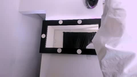 Snapshot of samuel_suarez chatting on July 24, 2026, 4:54 am online show from July 24, 2026, 4:54 am