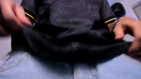 Snapshot of samuel_suarez chatting on August 6, 2026, 5:09 am online show from August 6, 2026, 5:09 am